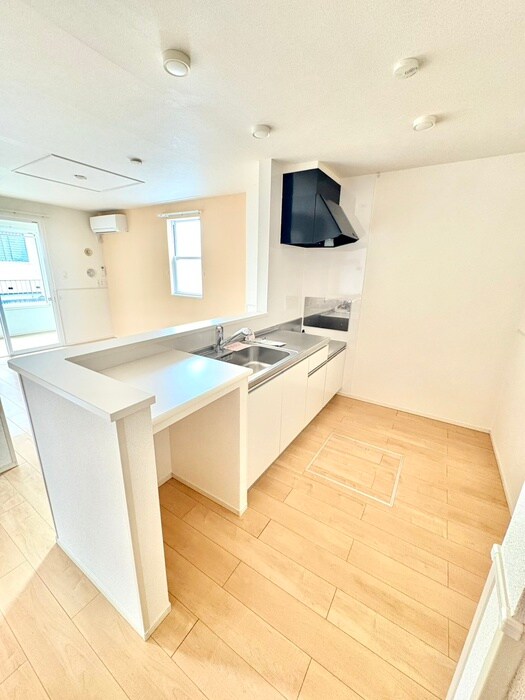 ストロベリーハウスⅣの物件内観写真