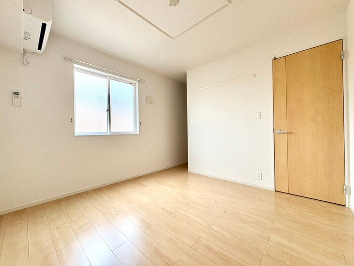 ストロベリーハウスⅢの物件内観写真