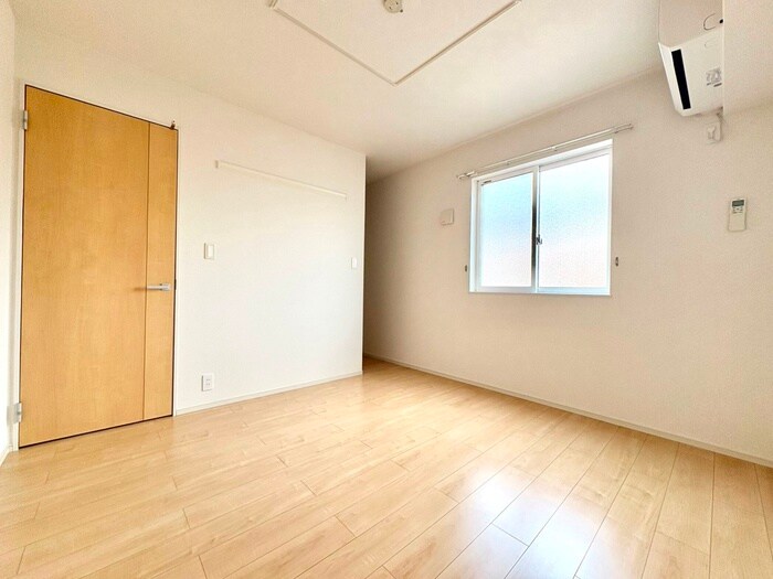 ストロベリーハウスⅢの物件内観写真