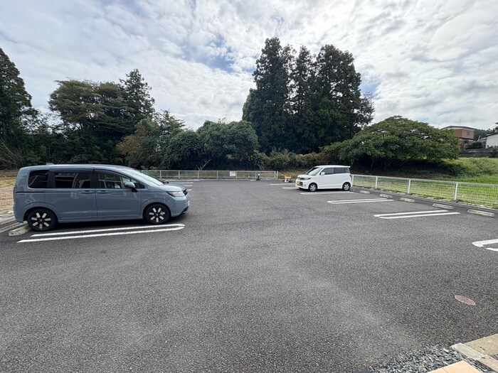 ストロベリーハウスⅢの物件外観写真