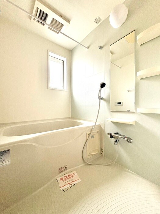 ストロベリーハウスⅢの物件内観写真