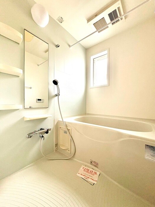 ストロベリーハウスⅢの物件内観写真