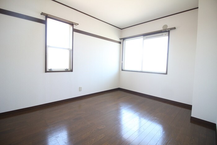 ベルグラン今泉Ⅲの物件内観写真