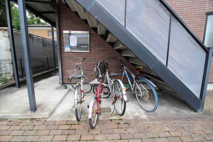 ｱﾝﾌﾟﾙｰﾙ・ﾌﾞﾜ･ｵﾘｳﾞｨｴｵﾄﾞﾗの物件外観写真