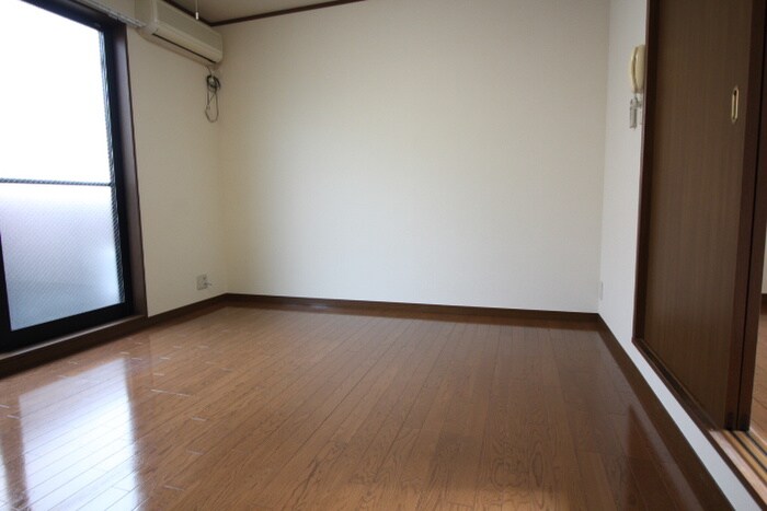 ｱﾝﾌﾟﾙｰﾙ・ﾌﾞﾜ･ｵﾘｳﾞｨｴｵﾄﾞﾗの物件内観写真