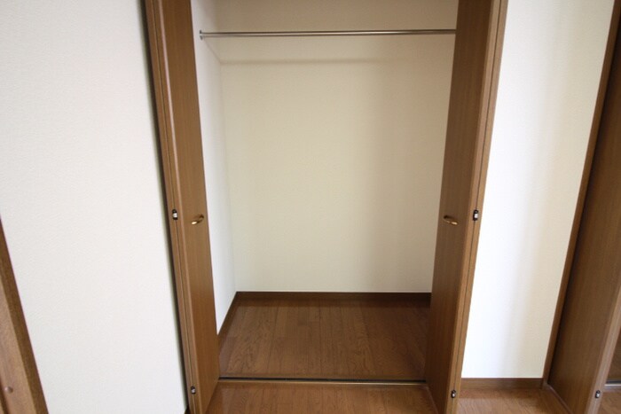 ｱﾝﾌﾟﾙｰﾙ・ﾌﾞﾜ･ｵﾘｳﾞｨｴｵﾄﾞﾗの物件内観写真