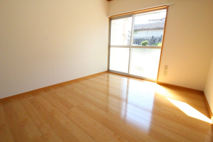 ホワイトハウスの物件内観写真