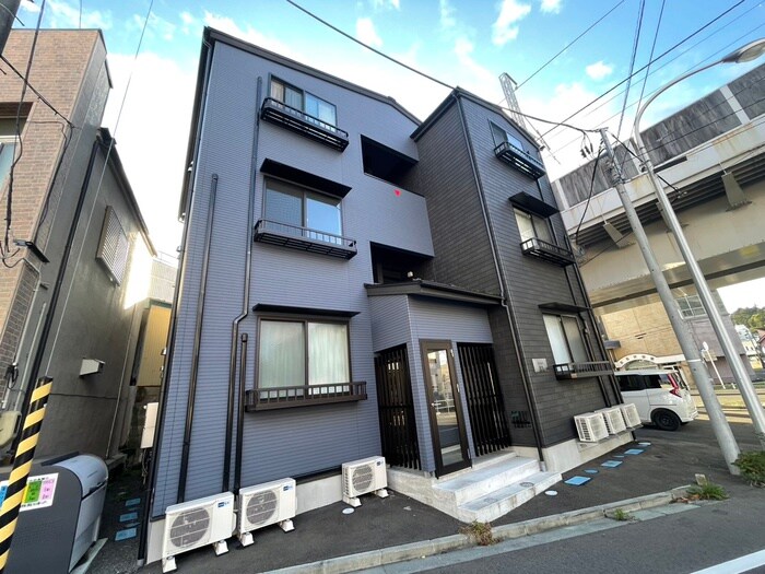 Azul旭町の物件外観写真