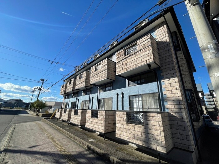 アヴァンセ富沢南壱番館の物件外観写真