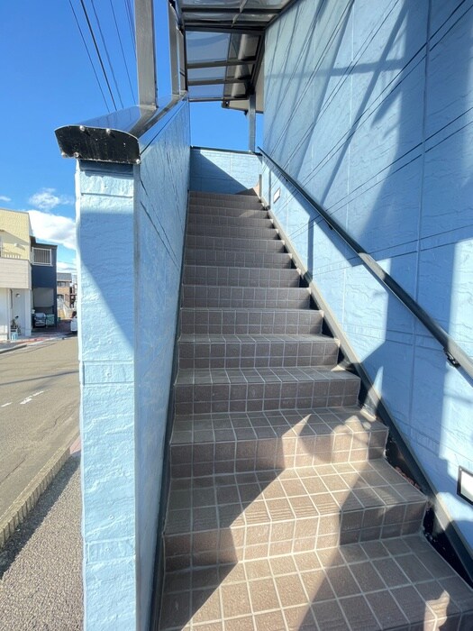 アヴァンセ富沢南壱番館の物件外観写真