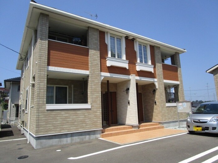 ノイ　アロッジオの物件外観写真