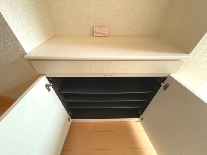 ノイ　アロッジオの物件内観写真