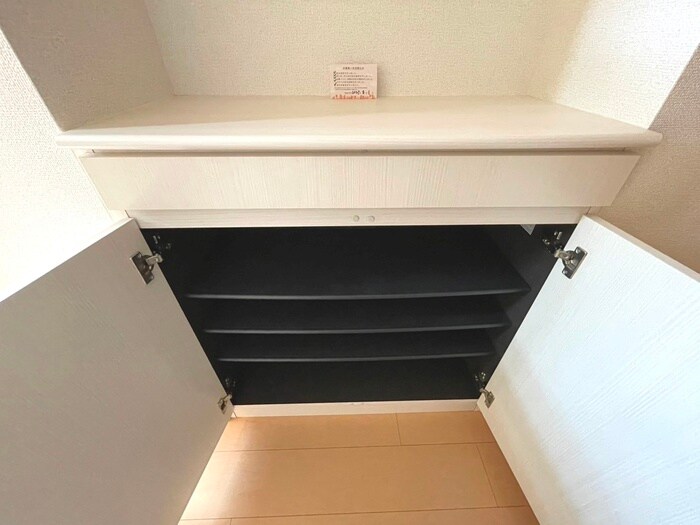 ノイ　アロッジオの物件内観写真