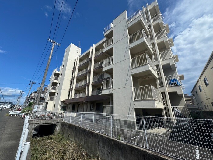 シャトー花篭の物件外観写真