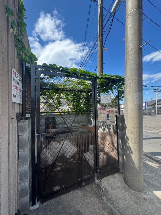 シャトー花篭の物件外観写真