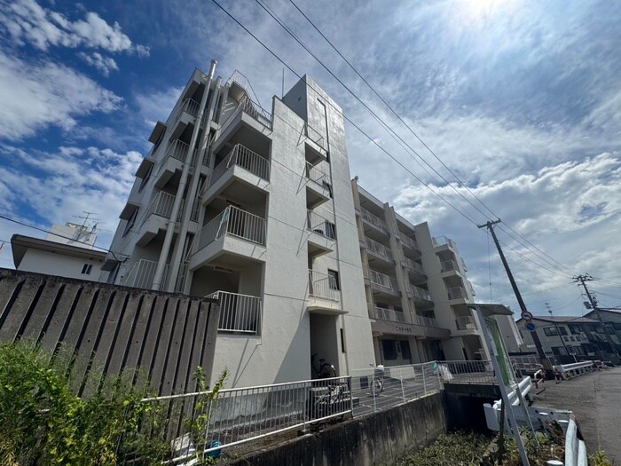 シャトー花篭の物件外観写真