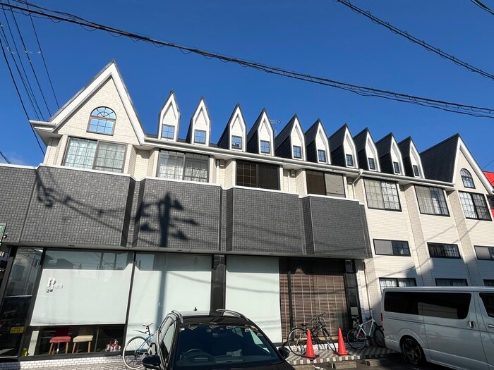 ホワイトキャッスル中倉7番館の物件外観写真