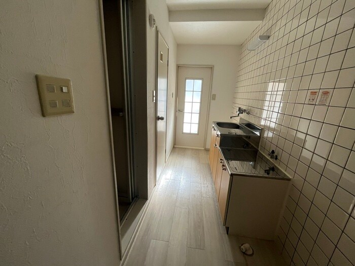 ホワイトキャッスル中倉7番館の物件内観写真