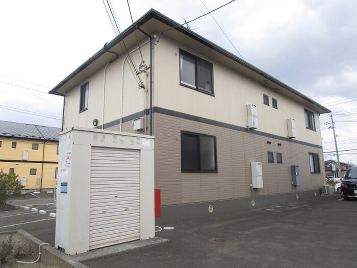 クレセントガーデンⅢの物件外観写真