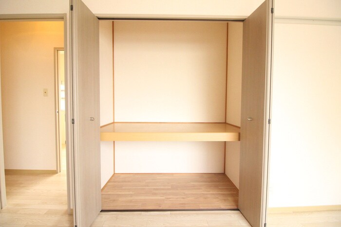 クレセントガーデンⅢの物件内観写真