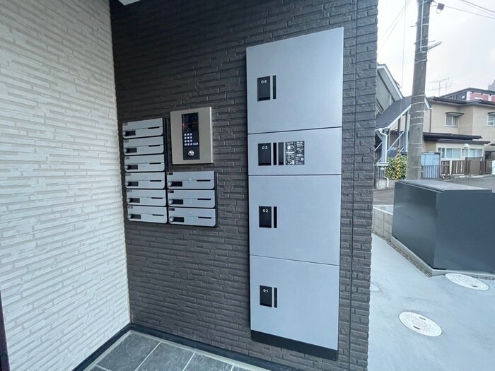 REGALEST泉中央の物件外観写真