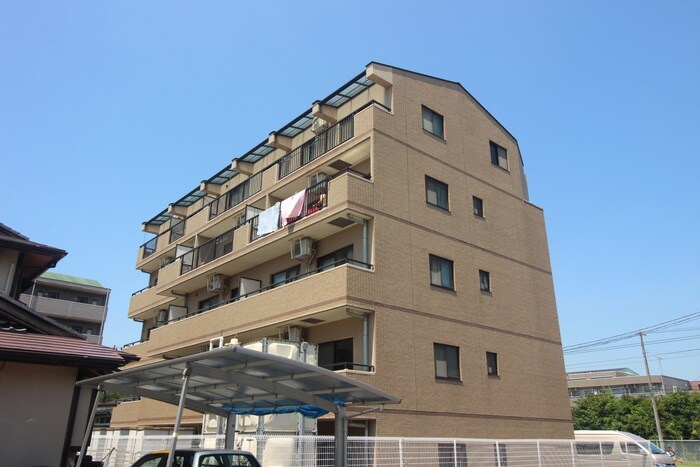 アバンサール泉中央の物件外観写真