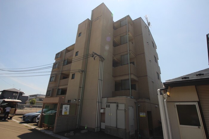 アバンサール泉中央の物件外観写真