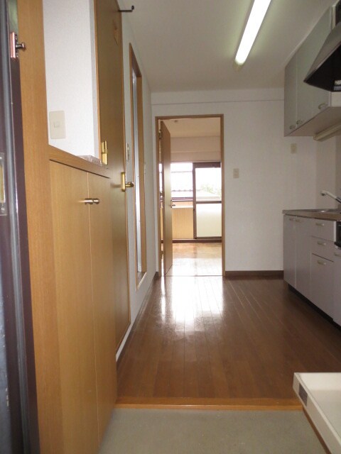 アバンサール泉中央の物件内観写真