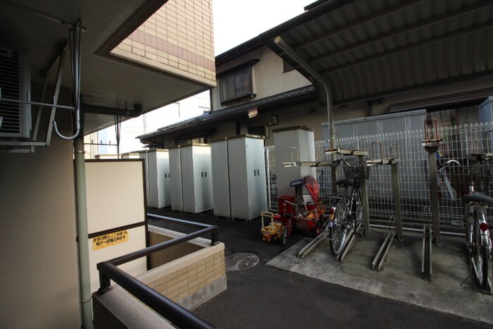 アバンサール泉中央の物件内観写真