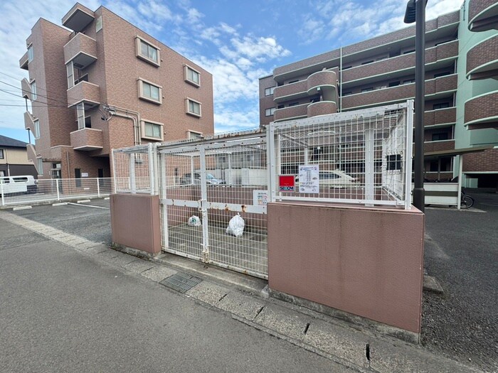 ガ－デンスクエア泉の物件外観写真