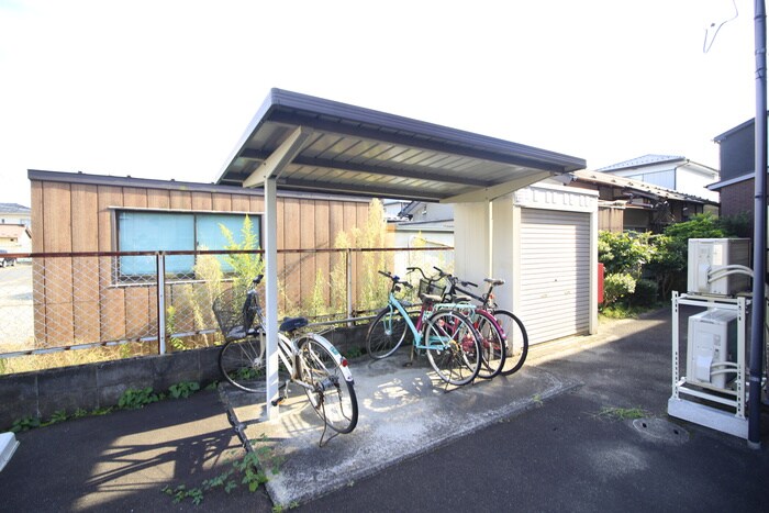 イリーニＳＡＫＯの物件外観写真