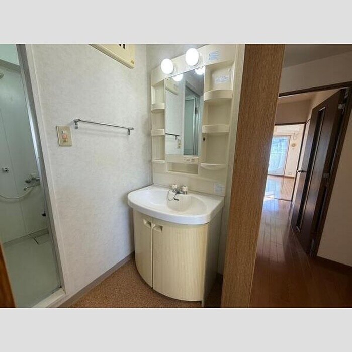 トロワフレールの物件内観写真