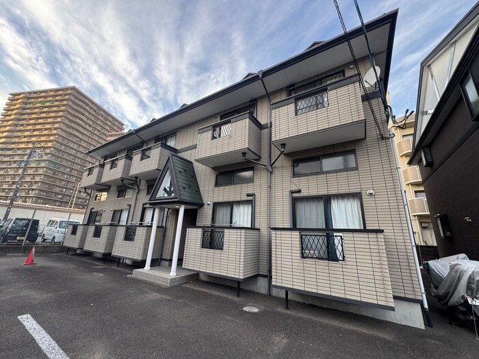 伊藤賃貸住宅WESTの物件外観写真