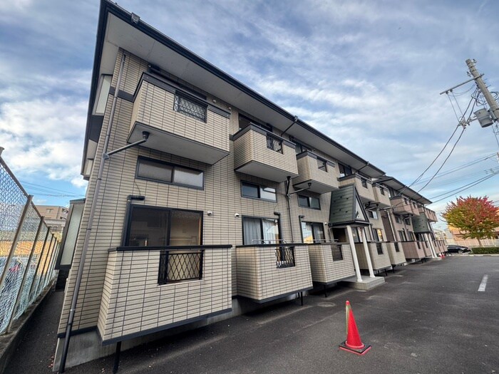 伊藤賃貸住宅WESTの物件外観写真