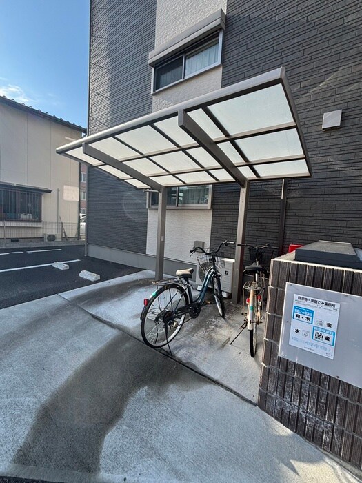 パセオプラシード泉中央の物件外観写真