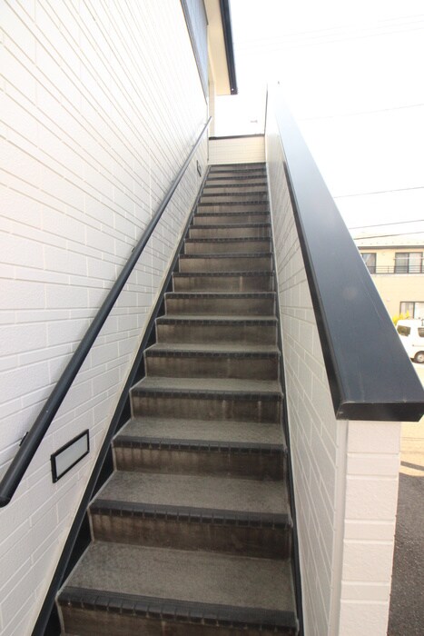 クレセール南吉成弐番館の物件外観写真