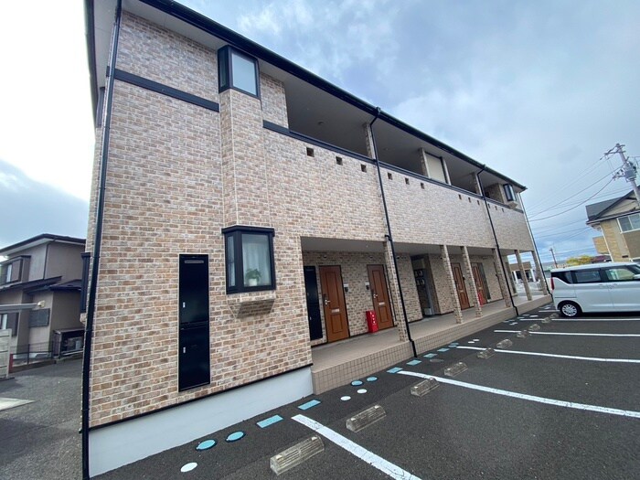 プリムヴェールⅡの物件外観写真