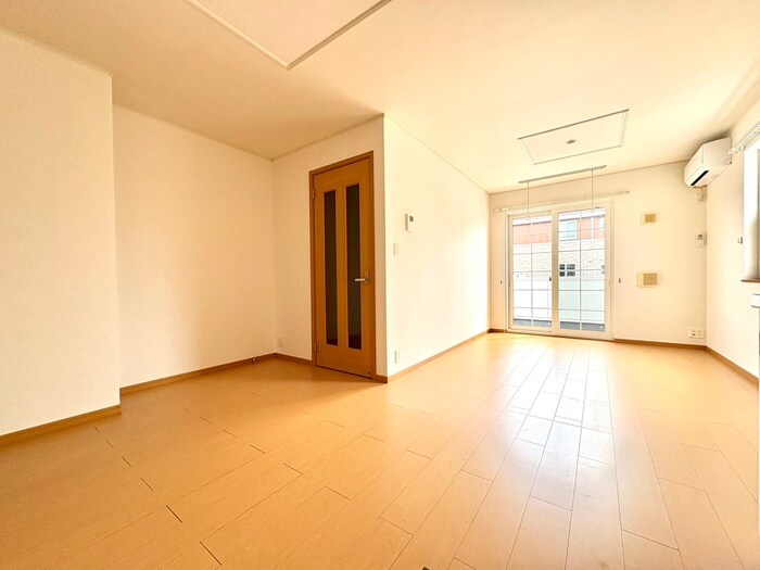 ストロベリーハウスⅠの物件内観写真