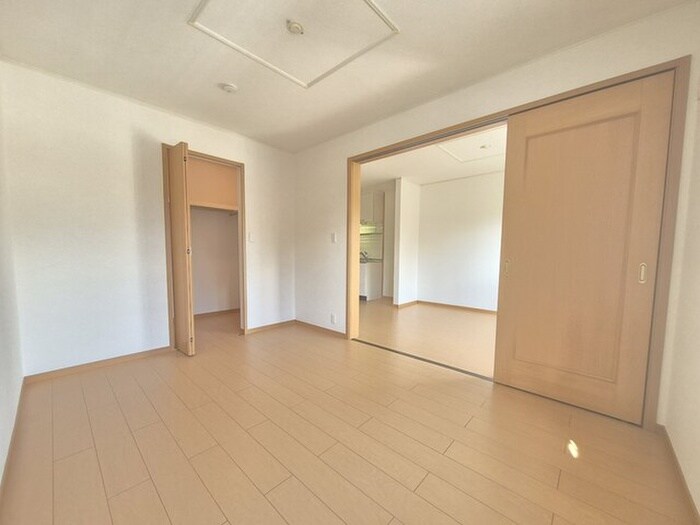 ストロベリーハウスⅠの物件内観写真