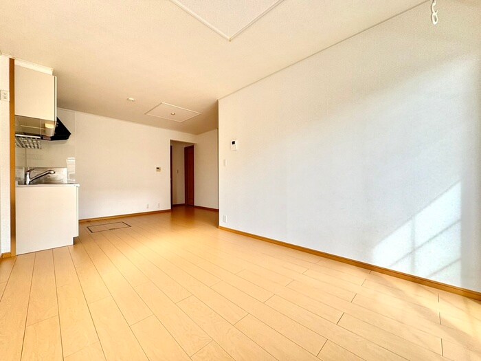 ストロベリーハウスⅠの物件内観写真