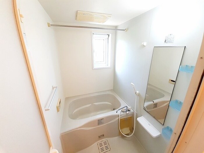 ストロベリーハウスⅠの物件内観写真