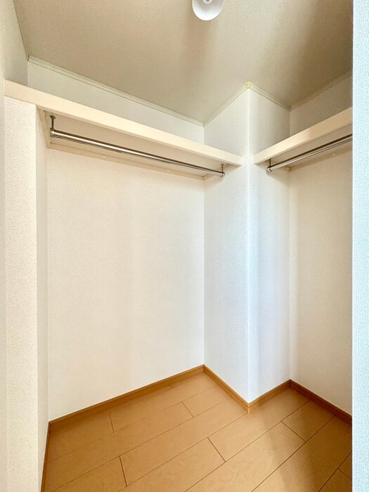 ストロベリーハウスⅠの物件内観写真