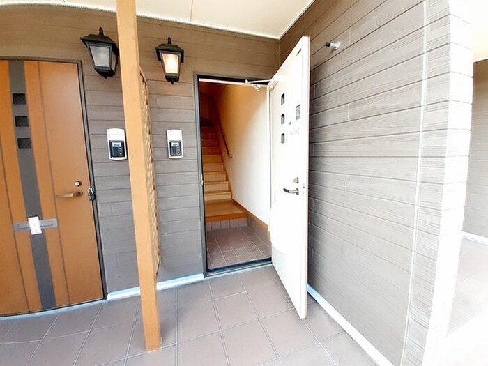 ストロベリーハウスⅠの物件内観写真