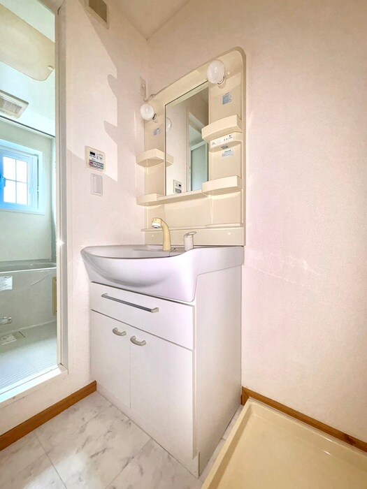 ストロベリーハウスⅠの物件内観写真