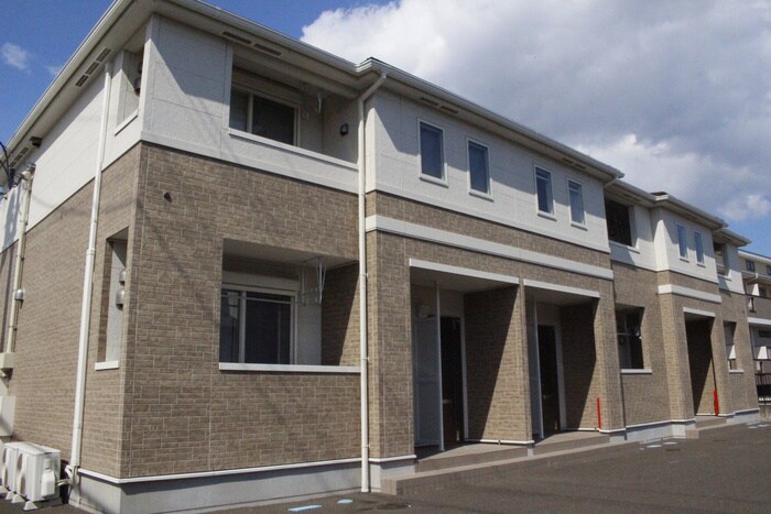 コンフィードの物件外観写真