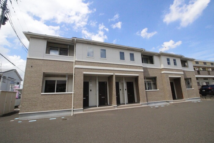 コンフィードの物件外観写真