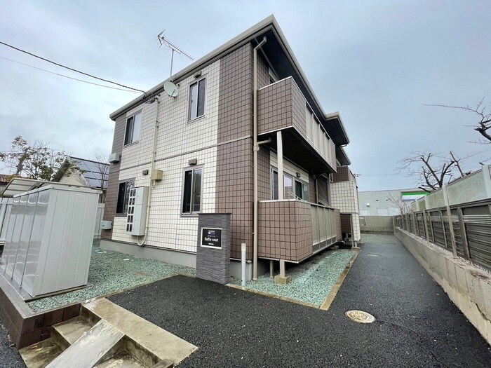 ラフィネ・コートの物件外観写真