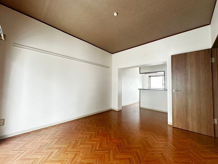 テレパレス榴ヶ岡1号棟の物件内観写真