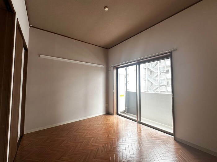 テレパレス榴ヶ岡1号棟の物件内観写真