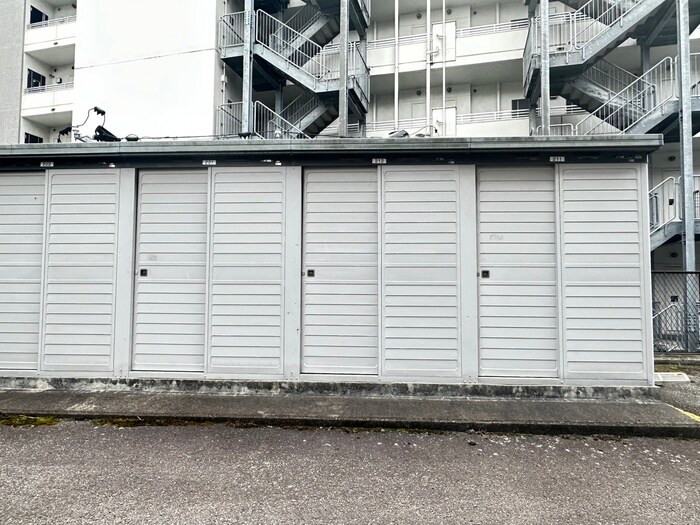 テレパレス榴ヶ岡1号棟の物件外観写真